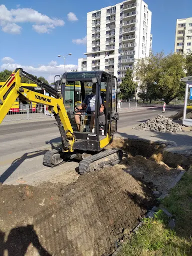 Usługi minikoparką, roboty ziemne, Koparko ładowarka, ławy fundamentowe, odwodnienia